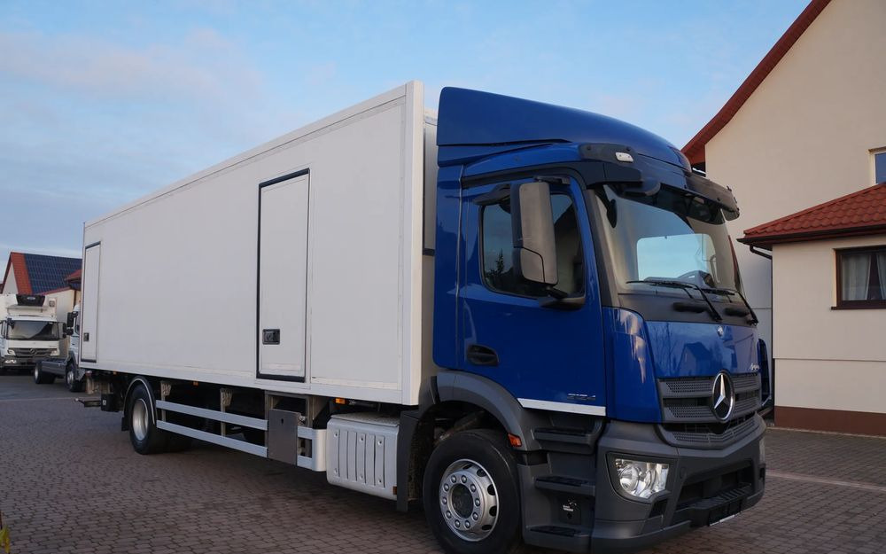 Mercedes-Benz ANTOS 1824 EURO 6 1827 CHŁODNIA KONTENER 8.40 m - Truk berpendingin: gambar 1 Mercedes-Benz ANTOS 1824 EURO 6 1827 CHŁODNIA KONTENER 8.40 m - Truk berpendingin: gambar 1