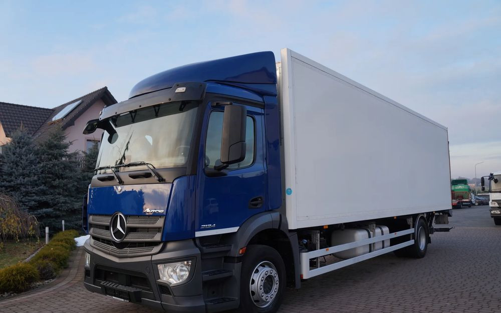 Mercedes-Benz ANTOS 1824 EURO 6 1827 CHŁODNIA KONTENER 8.40 m - Truk berpendingin: gambar 2 Mercedes-Benz ANTOS 1824 EURO 6 1827 CHŁODNIA KONTENER 8.40 m - Truk berpendingin: gambar 2
