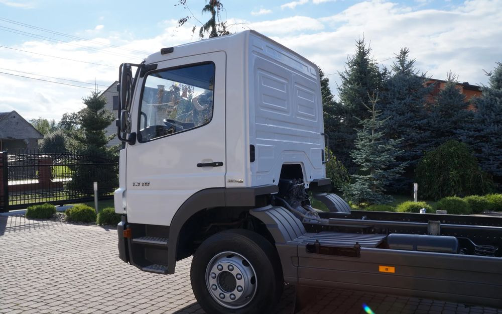 Mercedes-Benz ATEGO 1318 EURO 5 RAMA DO ZABUDOWY MANUAL 1322 - Truk sasis: gambar 4 Mercedes-Benz ATEGO 1318 EURO 5 RAMA DO ZABUDOWY MANUAL 1322 - Truk sasis: gambar 4