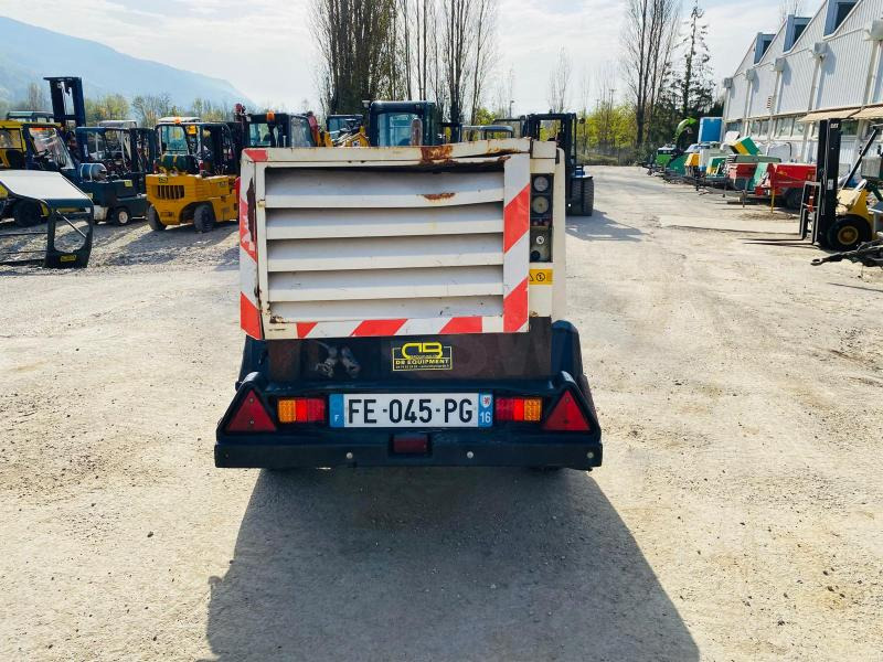 ATLAS COPCO XAS 56 Compresseur d'air sur roues - Kompresor udara: gambar 4 ATLAS COPCO XAS 56 Compresseur d'air sur roues - Kompresor udara: gambar 4