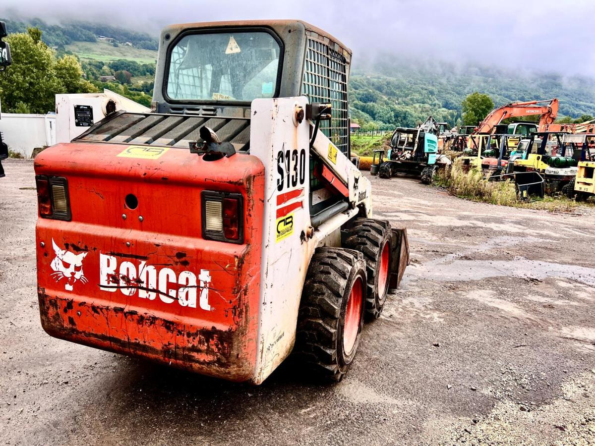 Bobcat S130 Chargeuse Compact - Skid steer: gambar 4 Bobcat S130 Chargeuse Compact - Skid steer: gambar 4