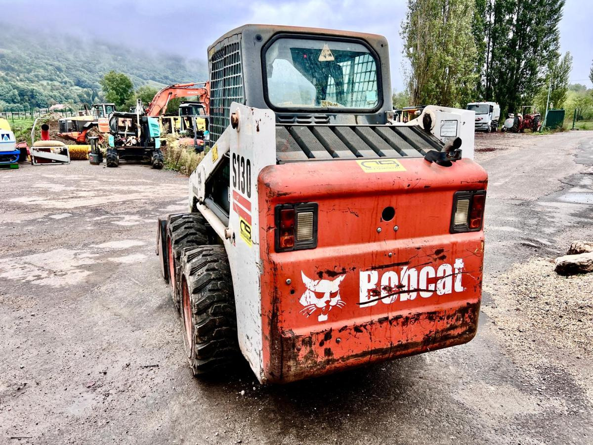 Bobcat S130 Chargeuse Compact - Skid steer: gambar 3 Bobcat S130 Chargeuse Compact - Skid steer: gambar 3