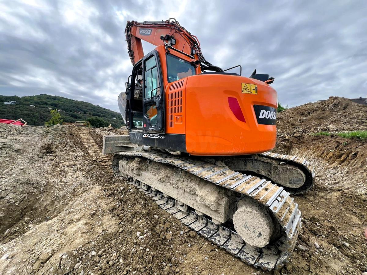 Doosan DX235 LCR-5 PELLE A CHENILLES 26T - Ekskavator perayap: gambar 2 Doosan DX235 LCR-5 PELLE A CHENILLES 26T - Ekskavator perayap: gambar 2