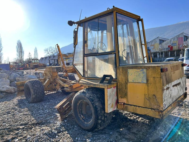Mbu G50A NIVELEUSE 7T - Grader: gambar 3 Mbu G50A NIVELEUSE 7T - Grader: gambar 3
