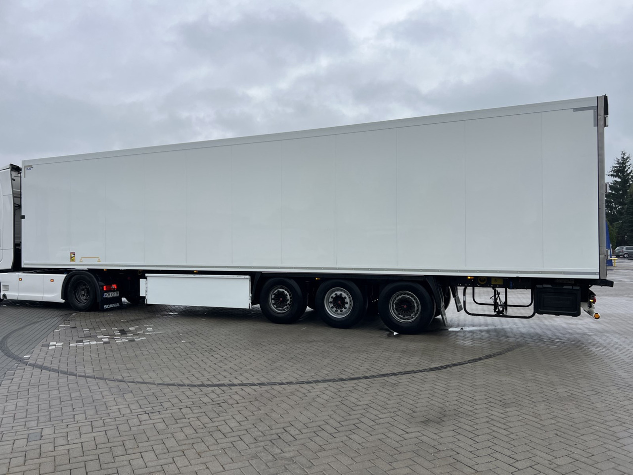KRONE SDR - Semi-trailer berpendingin: gambar 4 KRONE SDR - Semi-trailer berpendingin: gambar 4