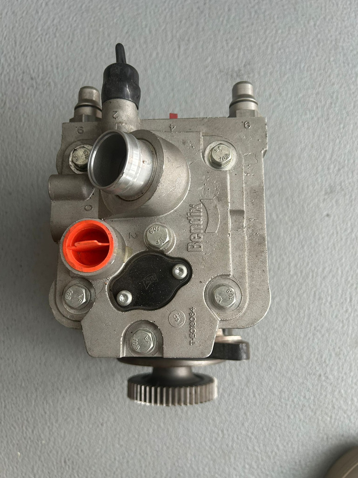 MERCEDES-BENZ KNORR-BREMSE-BENDIX- A0011304515 - Kompresor rem udara: gambar 2 MERCEDES-BENZ KNORR-BREMSE-BENDIX- A0011304515 - Kompresor rem udara: gambar 2