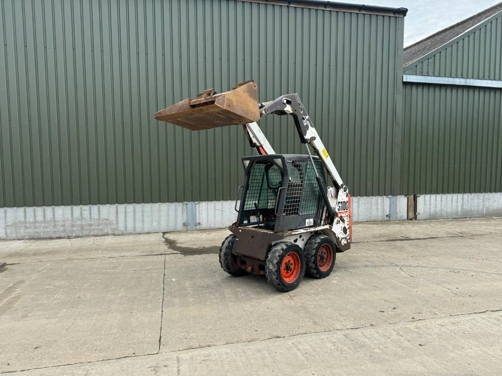 Bobcat S 100 - Skid steer: gambar 1 Bobcat S 100 - Skid steer: gambar 1