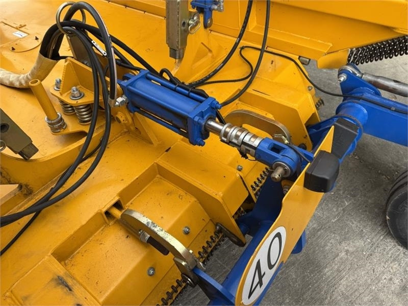 Mesin pemotong chopper/ Mulcher Bomford Triwing 6000 Topper: gambar 11