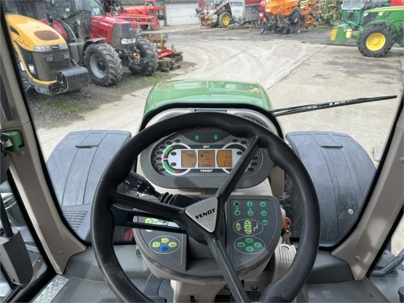 Traktor Fendt 828 ECR Vario Profi Plus **Video Below**: gambar 18