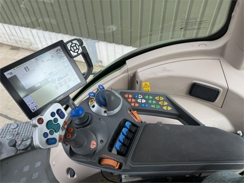Traktor Fendt 828 ECR Vario Profi Plus **Video Below**: gambar 14