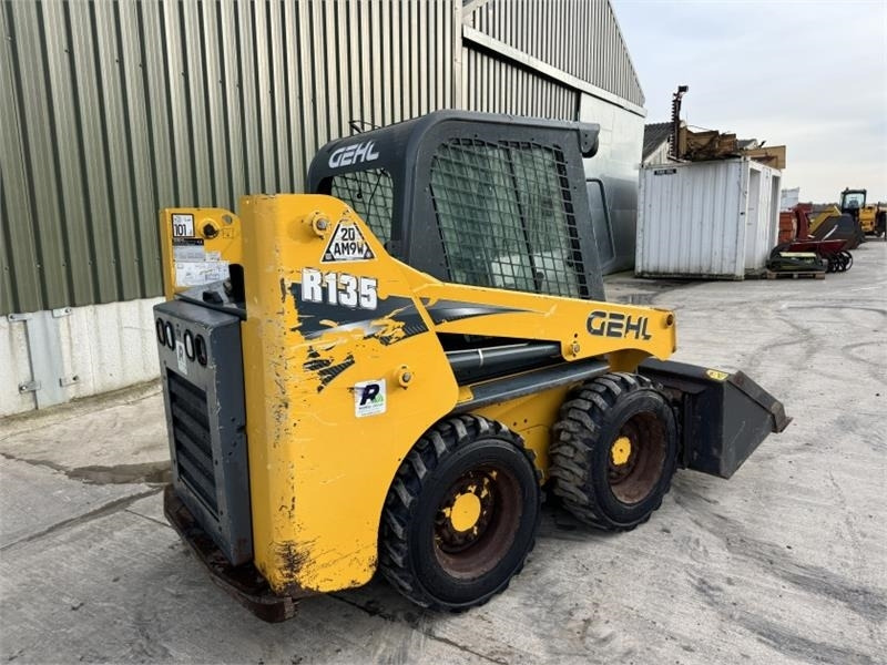 Gehl R135 Skid Steer - Skid steer: gambar 4 Gehl R135 Skid Steer - Skid steer: gambar 4
