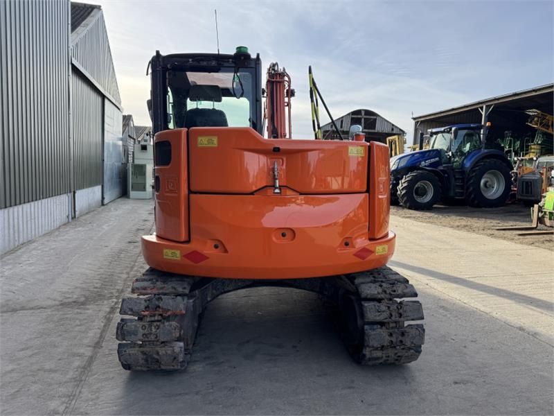 Hitatchi Zaxis 85USB Excavator - Tempat sampah artikulasi: gambar 5 Hitatchi Zaxis 85USB Excavator - Tempat sampah artikulasi: gambar 5