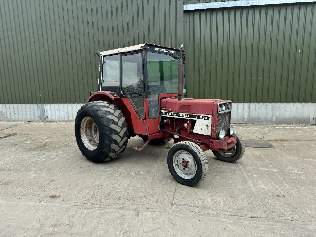 International 533 - Traktor: gambar 2 International 533 - Traktor: gambar 2