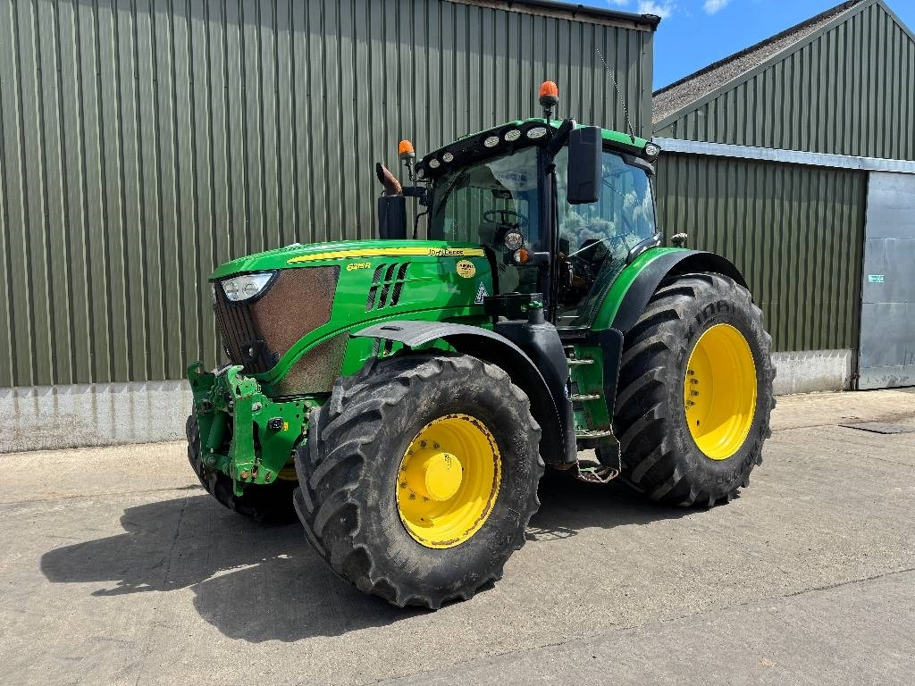 John Deere 6215 R AutoPower - Traktor: gambar 1 John Deere 6215 R AutoPower - Traktor: gambar 1