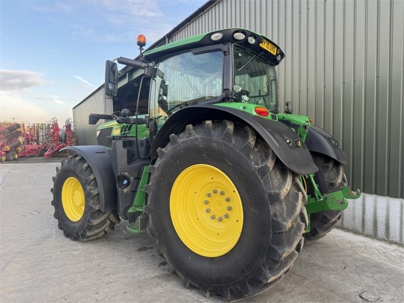 John Deere 6215R Command Pro **Ultimate Edition**Front PTO**V - Traktor: gambar 2 John Deere 6215R Command Pro **Ultimate Edition**Front PTO**V - Traktor: gambar 2