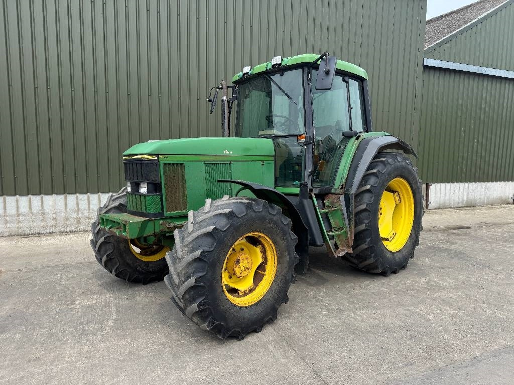 John Deere 6800 - Traktor: gambar 1 John Deere 6800 - Traktor: gambar 1