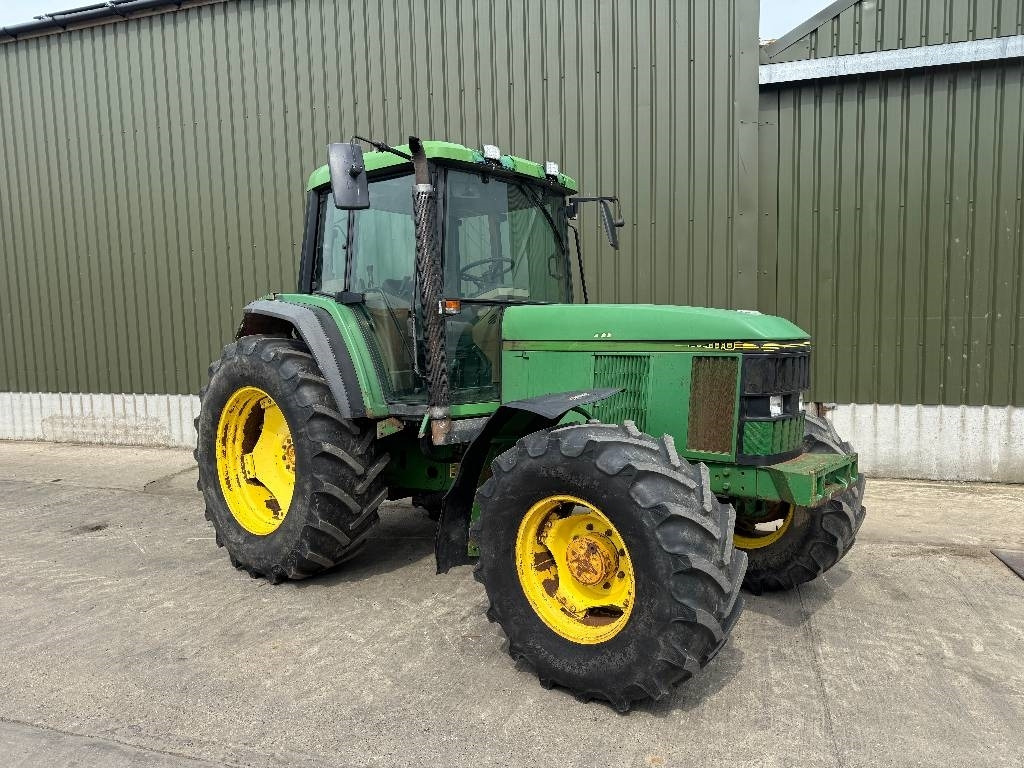 John Deere 6800 - Traktor: gambar 3 John Deere 6800 - Traktor: gambar 3