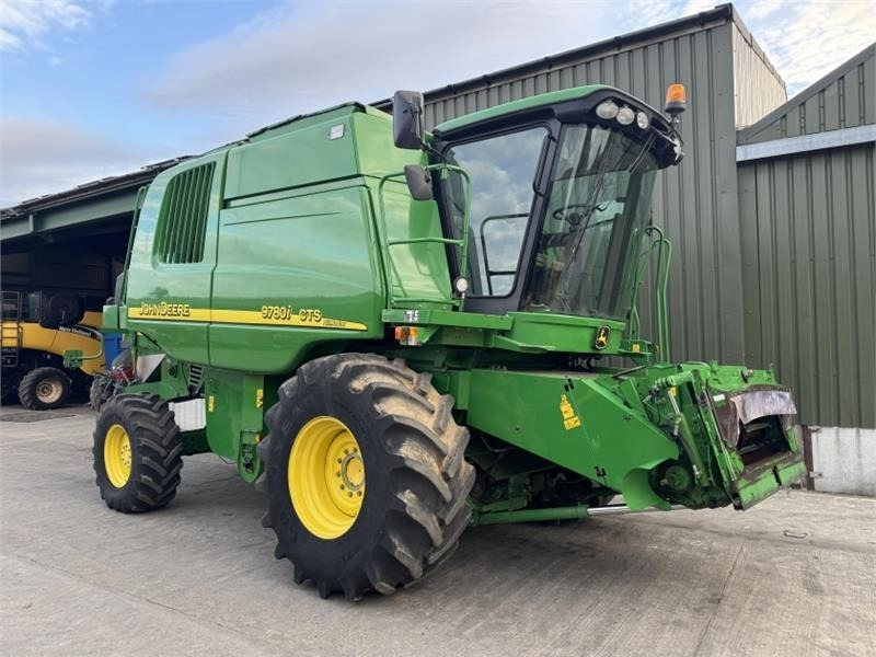 John Deere CTS 9780i Hillmaster c/w 625 Premium Flow Header - Lampiran pemanen: gambar 3 John Deere CTS 9780i Hillmaster c/w 625 Premium Flow Header - Lampiran pemanen: gambar 3