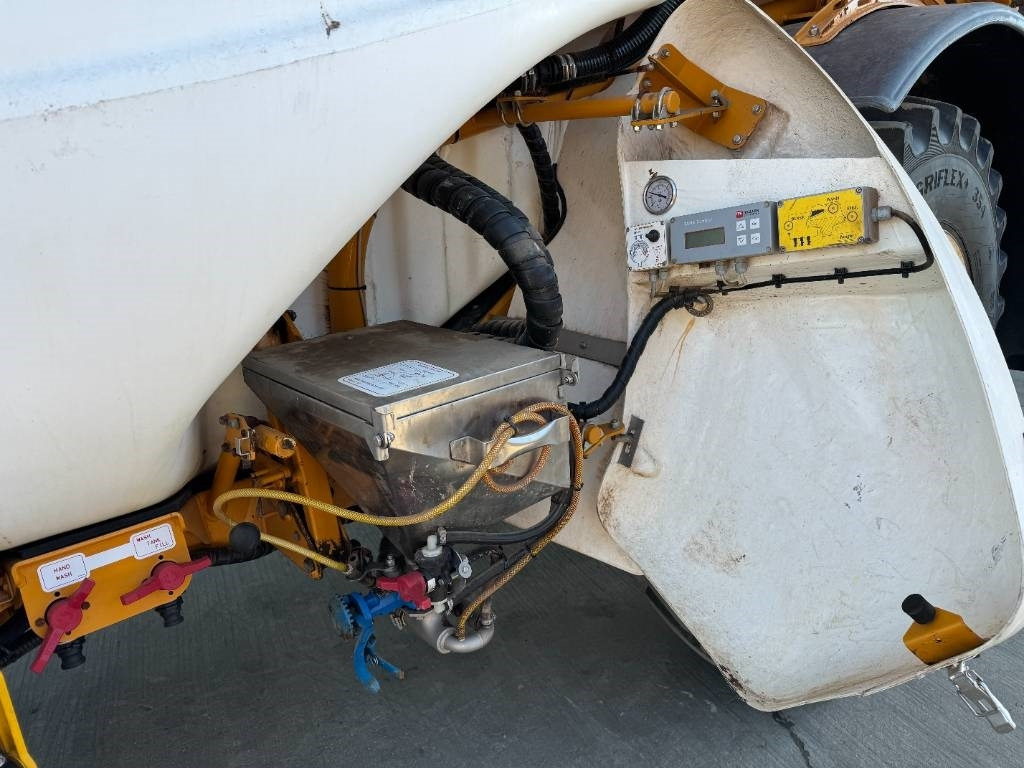 Penyemprot tertinggal Knight Trailblazer 4200L 36M Trailed Sprayer: gambar 7