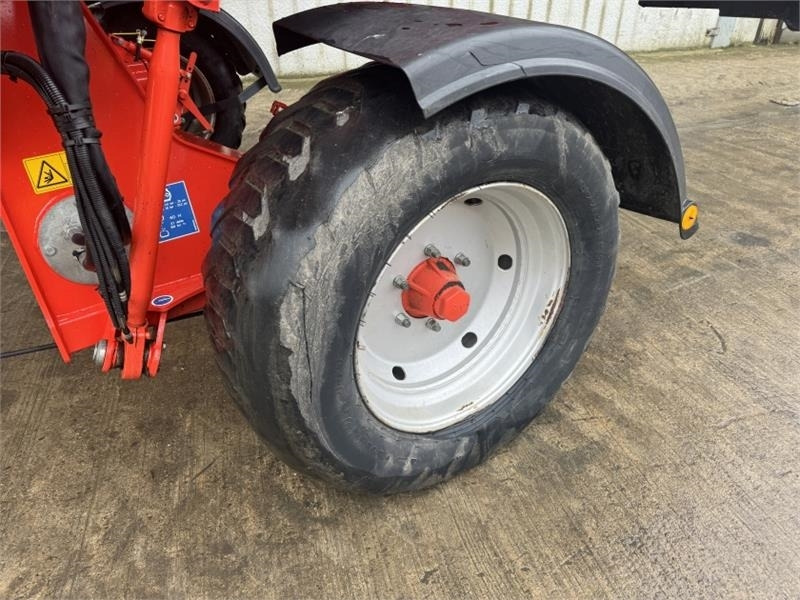 Kuhn Merge Maxx 950 Merger - Tedder/ Menyapu: gambar 5 Kuhn Merge Maxx 950 Merger - Tedder/ Menyapu: gambar 5
