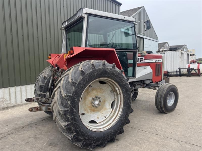 Massey Ferguson 2680 2WD **Low Hours** - Traktor: gambar 4 Massey Ferguson 2680 2WD **Low Hours** - Traktor: gambar 4