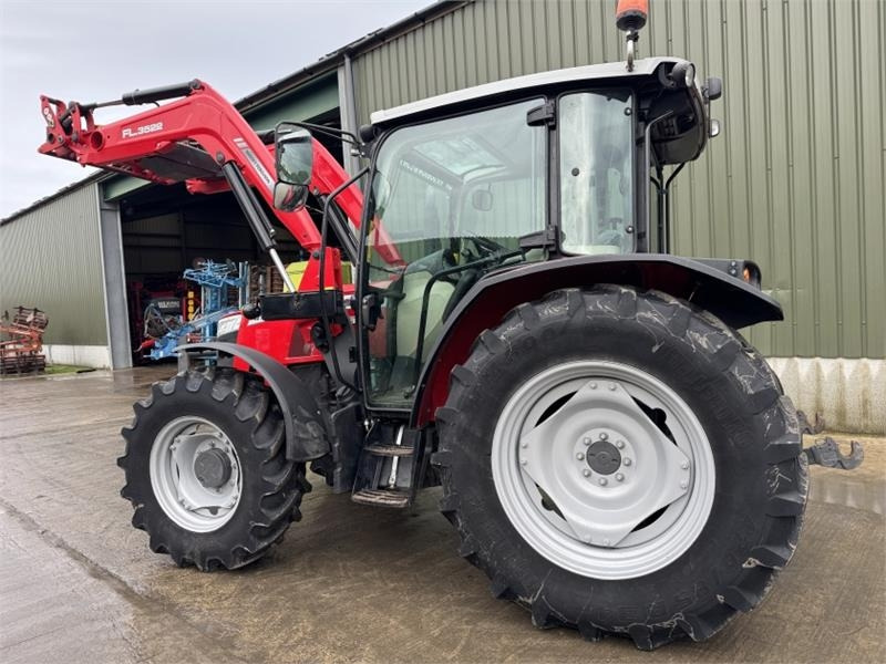 Massey Ferguson 4710 c/w FL.3522 Loader **Low Hours** - Traktor: gambar 2 Massey Ferguson 4710 c/w FL.3522 Loader **Low Hours** - Traktor: gambar 2