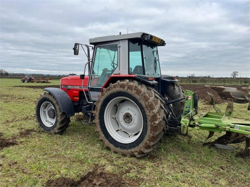 Massey Ferguson Massey Ferguson 3120 Dynashift - Traktor: gambar 2 Massey Ferguson Massey Ferguson 3120 Dynashift - Traktor: gambar 2