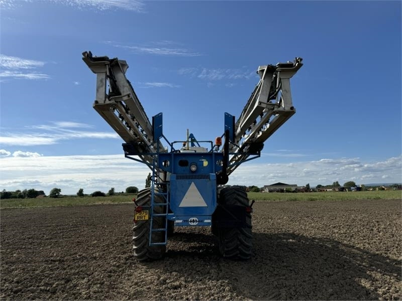 Matrot M44D 36m Self Propelled Sprayer - Penyemprot traktor: gambar 3 Matrot M44D 36m Self Propelled Sprayer - Penyemprot traktor: gambar 3