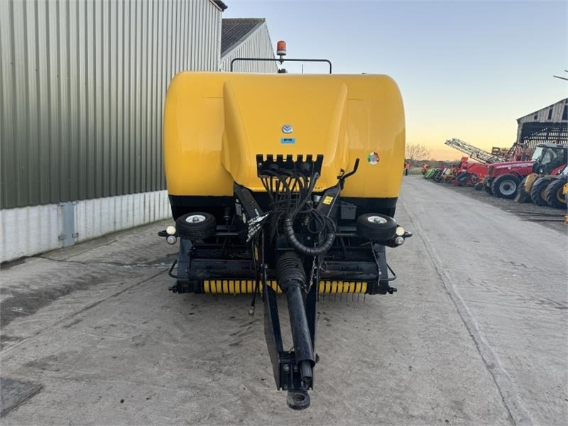 New Holland BB9060 Baler - Baler persegi: gambar 5 New Holland BB9060 Baler - Baler persegi: gambar 5