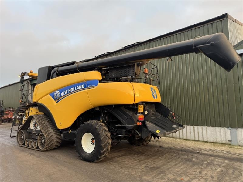 New Holland CR9080 c/w 30ft Varifeed Header - Lampiran pemanen: gambar 2 New Holland CR9080 c/w 30ft Varifeed Header - Lampiran pemanen: gambar 2