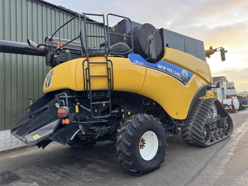 New Holland CR9080 c/w 30ft Varifeed Header - Lampiran pemanen: gambar 4 New Holland CR9080 c/w 30ft Varifeed Header - Lampiran pemanen: gambar 4