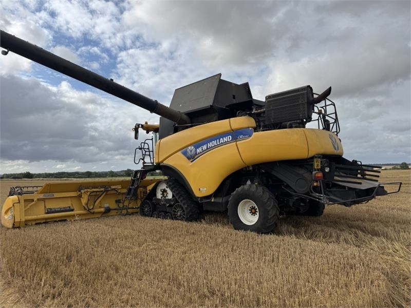 New Holland CR9090 Rotary Combine **Video Below** - Lampiran pemanen: gambar 3 New Holland CR9090 Rotary Combine **Video Below** - Lampiran pemanen: gambar 3