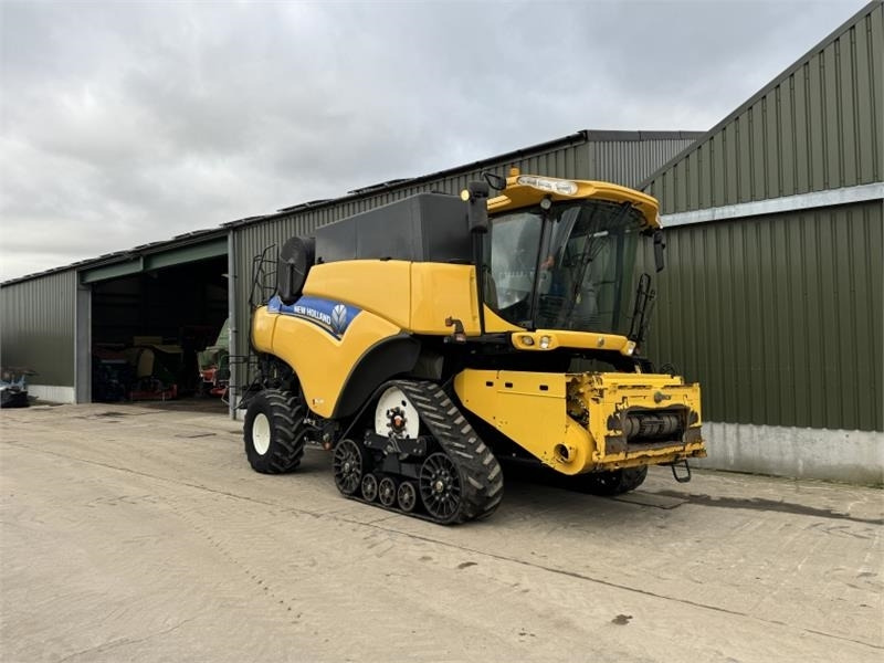 New Holland New Holland CR9090 c/w 35ft Header - Lampiran pemanen: gambar 1 New Holland New Holland CR9090 c/w 35ft Header - Lampiran pemanen: gambar 1