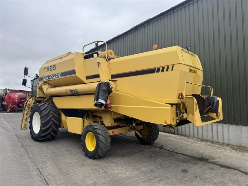 New Holland New Holland TX65 c/w 17ft Header - Lampiran pemanen: gambar 2 New Holland New Holland TX65 c/w 17ft Header - Lampiran pemanen: gambar 2