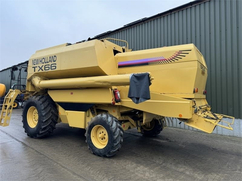New Holland New Holland TX66 c/w 20ft Header - Lampiran pemanen: gambar 4 New Holland New Holland TX66 c/w 20ft Header - Lampiran pemanen: gambar 4