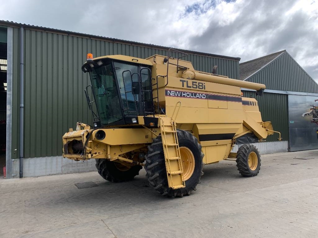 New Holland TL58i Combine - Pemanen gabungan: gambar 1 New Holland TL58i Combine - Pemanen gabungan: gambar 1