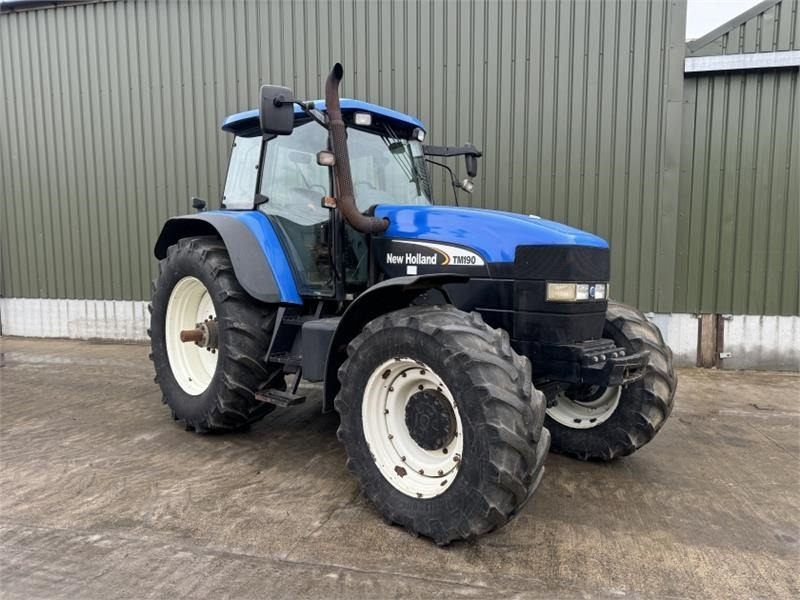 New Holland TM190 - Traktor: gambar 3 New Holland TM190 - Traktor: gambar 3