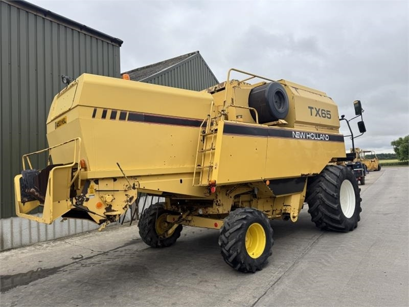 New Holland TX65 c/w 17ft Header - Lampiran pemanen: gambar 4 New Holland TX65 c/w 17ft Header - Lampiran pemanen: gambar 4