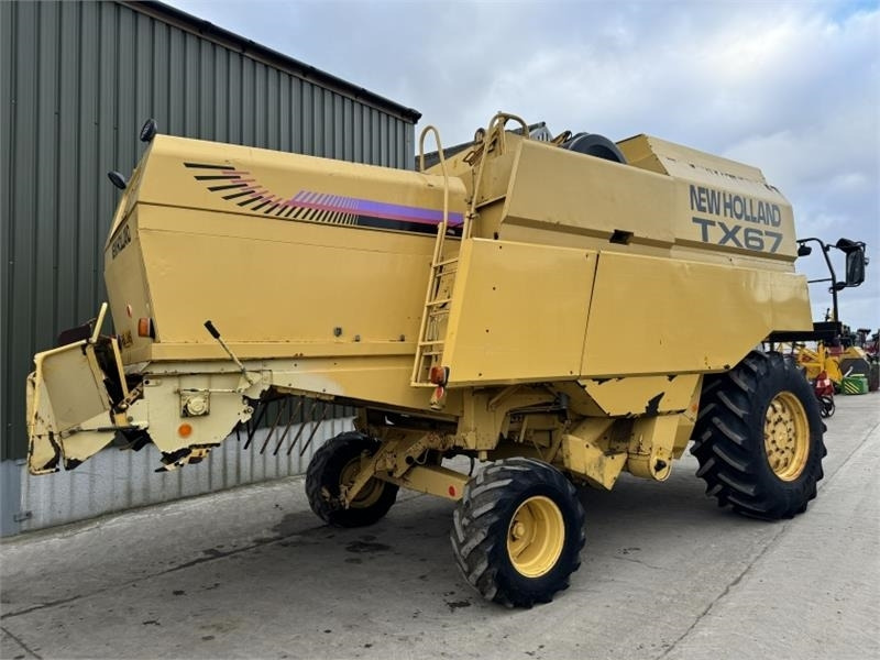New Holland TX67 c/w 20ft Header - Lampiran pemanen: gambar 2 New Holland TX67 c/w 20ft Header - Lampiran pemanen: gambar 2