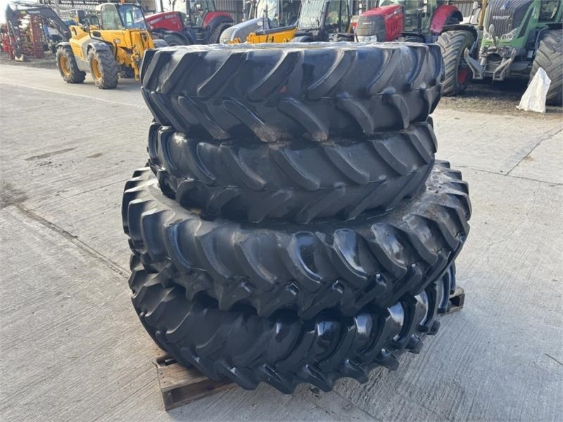 Firestone 340/85R36 and 380/90R50 New Holland Rowcrop Wheels - Peralatan pertanian: gambar 1 Firestone 340/85R36 and 380/90R50 New Holland Rowcrop Wheels - Peralatan pertanian: gambar 1