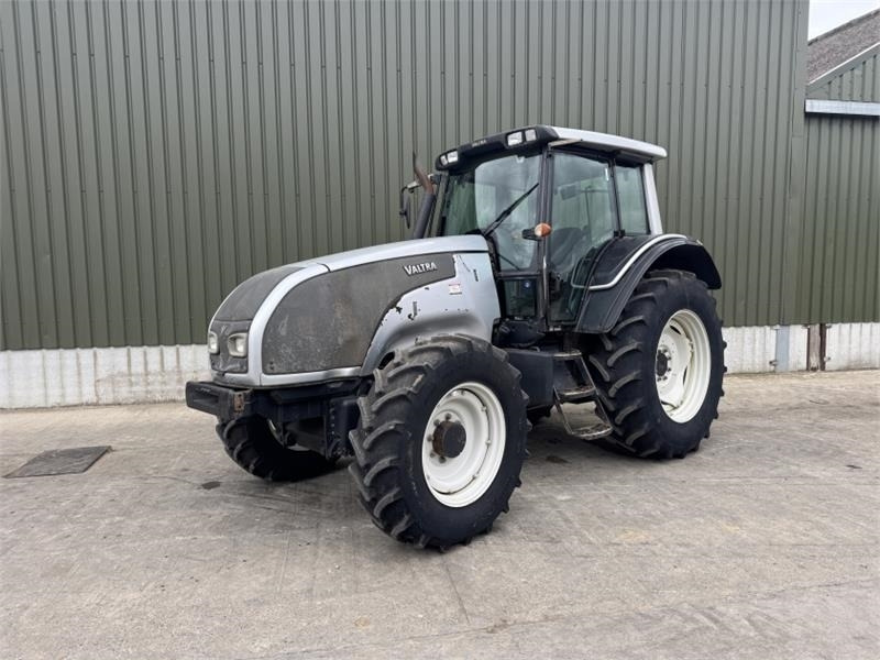 Valtra T 121 - Traktor: gambar 1 Valtra T 121 - Traktor: gambar 1