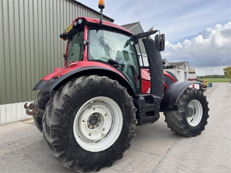 Valtra T174 Active - Traktor: gambar 4 Valtra T174 Active - Traktor: gambar 4