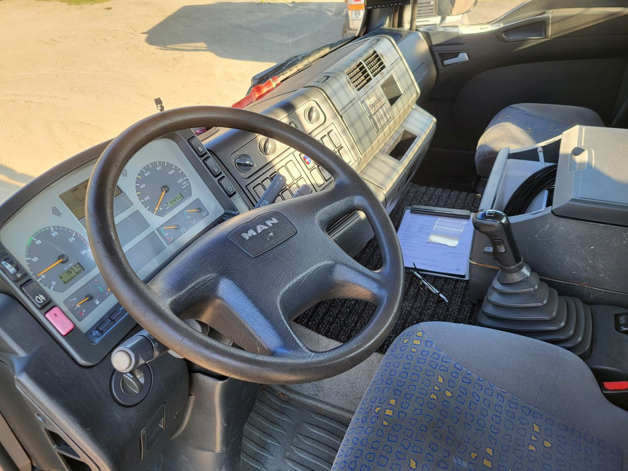 MAN TGA 18.310 - Truk: gambar 5 MAN TGA 18.310 - Truk: gambar 5