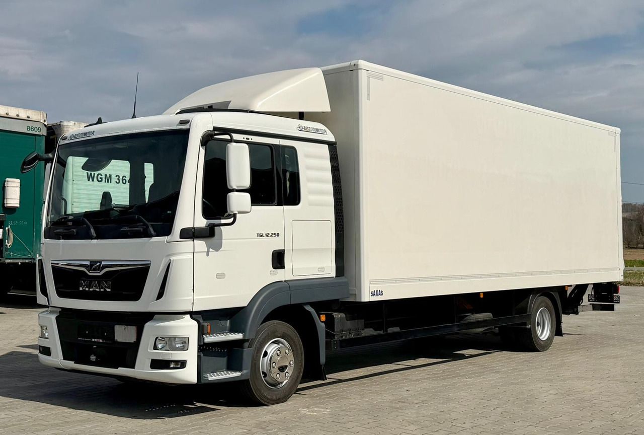 MAN TGL 12.250 / KONTENER / WINDA / 310 TYŚ KM / EURO 6 / SYPIALKA / 5 232 KG ŁADOWNOŚCI / 2018 ROK - Truk box: gambar 2 MAN TGL 12.250 / KONTENER / WINDA / 310 TYŚ KM / EURO 6 / SYPIALKA / 5 232 KG ŁADOWNOŚCI / 2018 ROK - Truk box: gambar 2