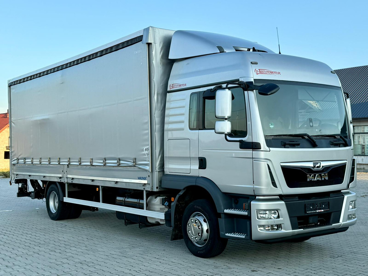 MAN TGM 12.250 / TGL / BURTO - FIRANKA / WINDA / 18 PALET / AUTOMAT - Truk dengan terpal samping: gambar 1 MAN TGM 12.250 / TGL / BURTO - FIRANKA / WINDA / 18 PALET / AUTOMAT - Truk dengan terpal samping: gambar 1
