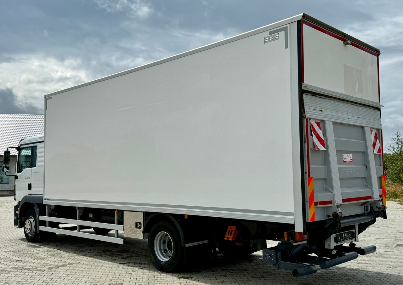 MAN TGM 12.250 / TGL / IZOTERMA / WINDA / 18 EUROPALET / SYPIALKA / 2018 - Truk isotermal: gambar 3 MAN TGM 12.250 / TGL / IZOTERMA / WINDA / 18 EUROPALET / SYPIALKA / 2018 - Truk isotermal: gambar 3