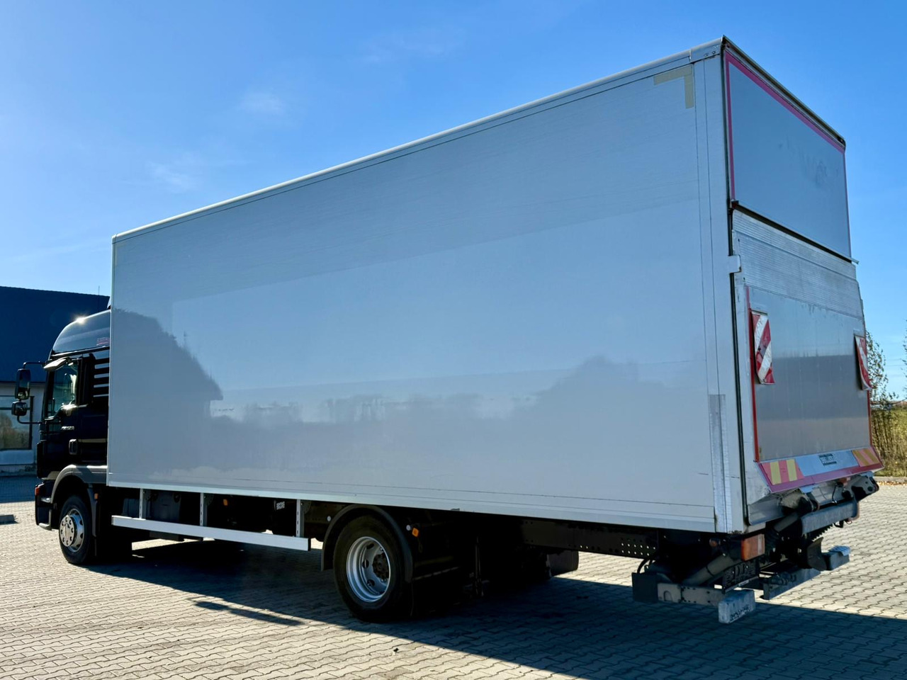 MAN TGM 12.290 / TGL / KONTENER / WINDA / 18 EUROPALET / SYPIALKA / - Truk box: gambar 5 MAN TGM 12.290 / TGL / KONTENER / WINDA / 18 EUROPALET / SYPIALKA / - Truk box: gambar 5