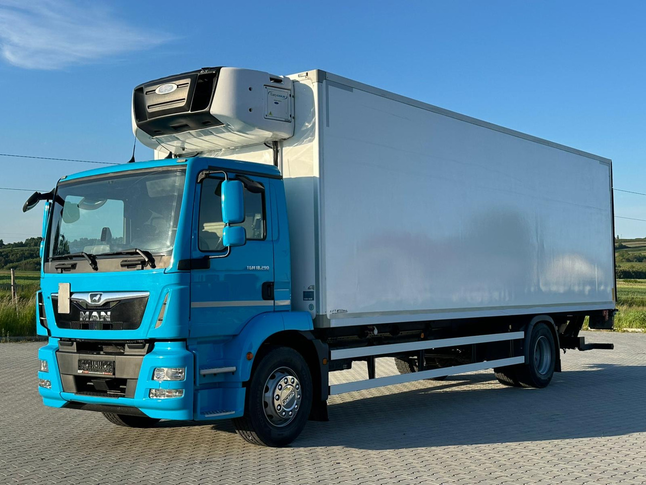 MAN TGM 18.290 / CHŁODNIA / WINDA / 20 EUROPALET / 8.2 M DŁUGOŚCI / 2018 ROK / 410 TYS KM - Truk berpendingin: gambar 2 MAN TGM 18.290 / CHŁODNIA / WINDA / 20 EUROPALET / 8.2 M DŁUGOŚCI / 2018 ROK / 410 TYS KM - Truk berpendingin: gambar 2