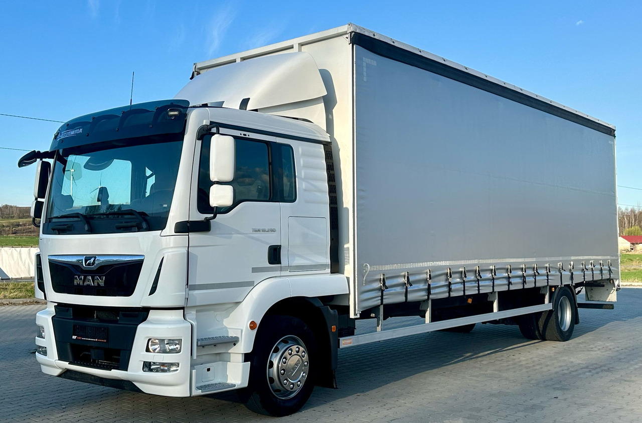 MAN TGM 18.290 / FIRANKA / WINDA / 22 EUROPALETY / AUTOMAT / SYPIALKA / 9 059 KG ŁADOWNOŚCI / NISKI PRZEBIEG / ZSUWANY DACH / EURO 6 - Truk dengan terpal samping: gambar 2 MAN TGM 18.290 / FIRANKA / WINDA / 22 EUROPALETY / AUTOMAT / SYPIALKA / 9 059 KG ŁADOWNOŚCI / NISKI PRZEBIEG / ZSUWANY DACH / EURO 6 - Truk dengan terpal samping: gambar 2