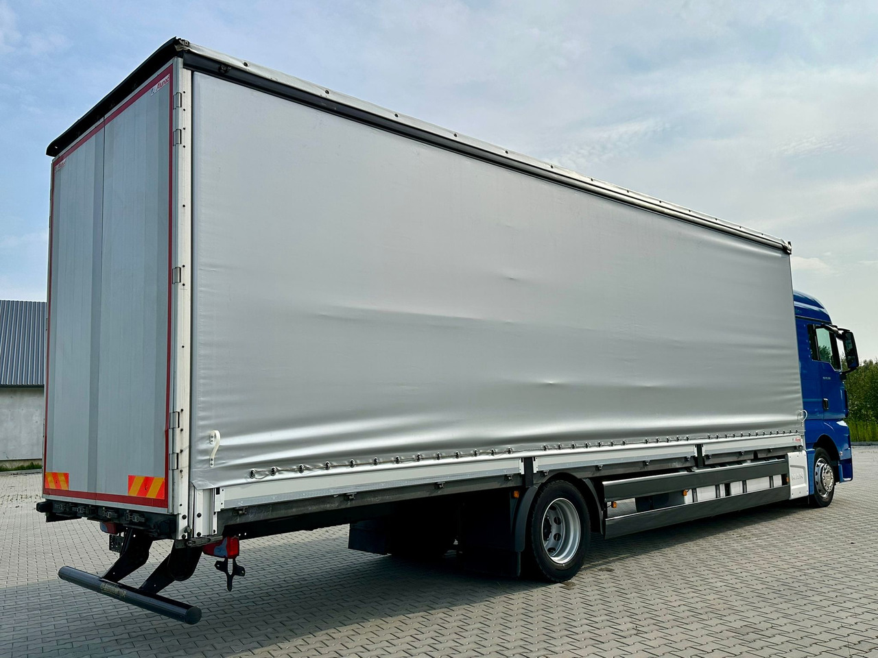 MAN TGX 18.360 / BURTO - FIRANKA / 23 PALETY / SYPIALKA / AUTOMAT / 2021 ROK / SPROWADZONY / SERWISOW - Truk dengan terpal samping: gambar 3 MAN TGX 18.360 / BURTO - FIRANKA / 23 PALETY / SYPIALKA / AUTOMAT / 2021 ROK / SPROWADZONY / SERWISOW - Truk dengan terpal samping: gambar 3